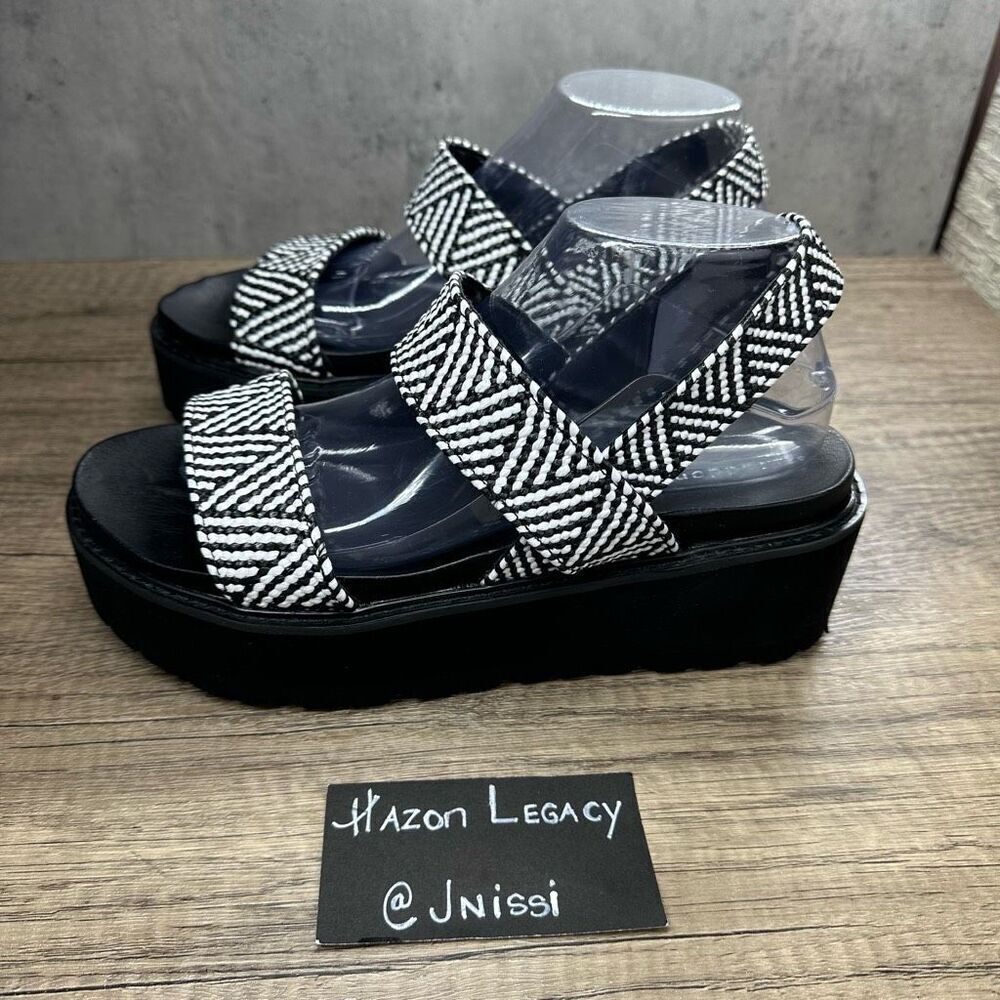 Madden Girl~Women’s~ Platform Black/ White Patterned Sandals~Size 9